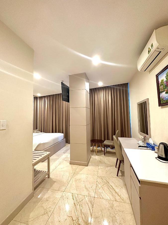 Khách sạn hẻo lánh Sang Sai Gon