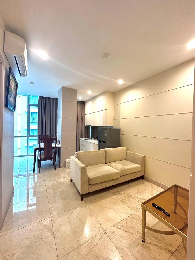 Khách sạn hẻo lánh Sang Sai Gon