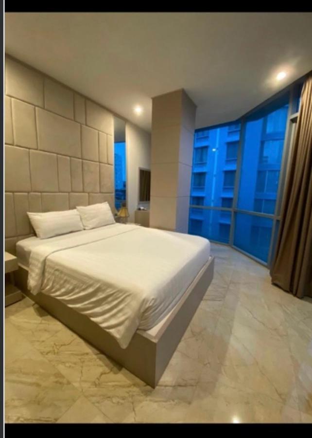 Sang Sai Gon Khách sạn hẻo lánh